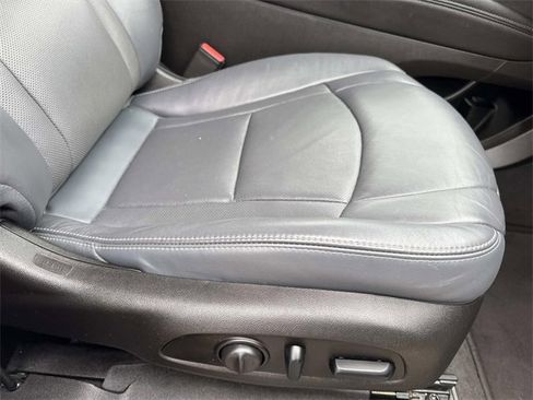 Used 2018 Buick Enclave Premium image 16