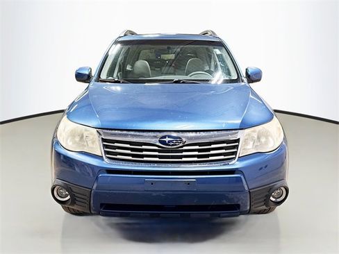 Used 2010 Subaru Forester 2.5X Limited image 3