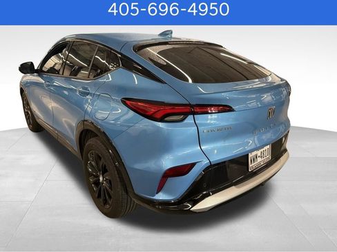 Used 2025 Buick Envista Sport Touring w/ Convenience II Package FWD image 4