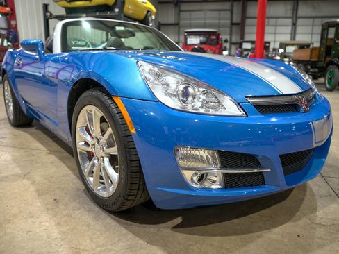 Used 2009 Saturn Sky Hydro Blue RWD image 11