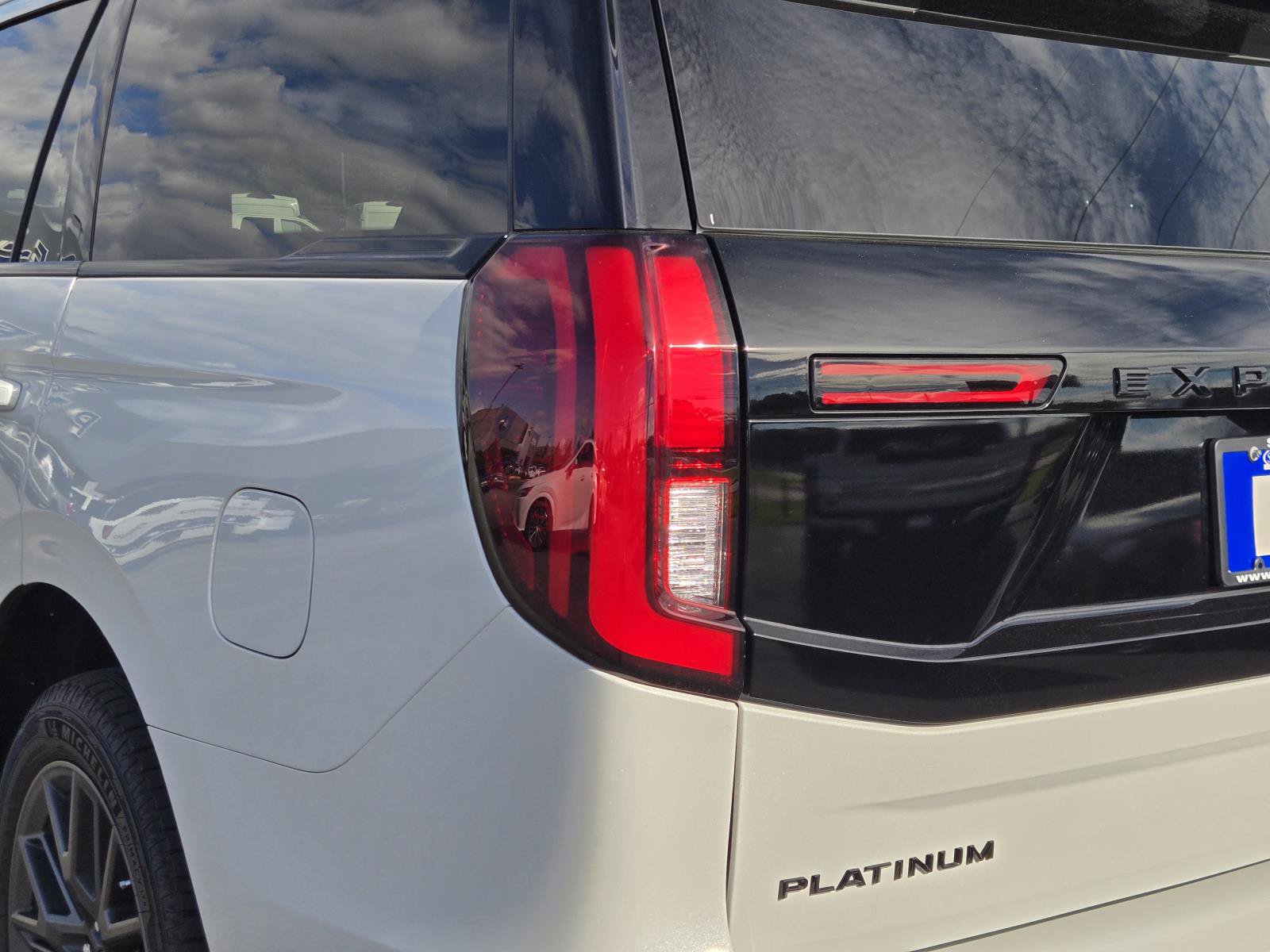 Used 2025 Ford Expedition Platinum w/ Stealth Performance Package AWD/4WD image 10