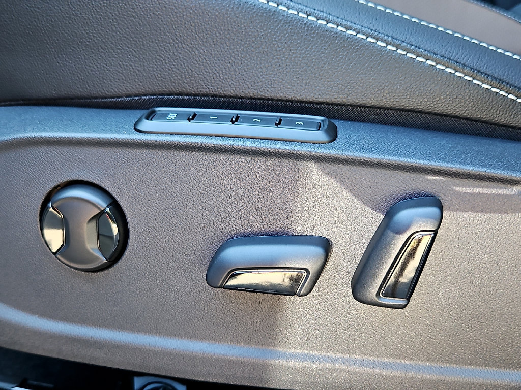 Certified 2026 Volkswagen Jetta SEL FWD image 26