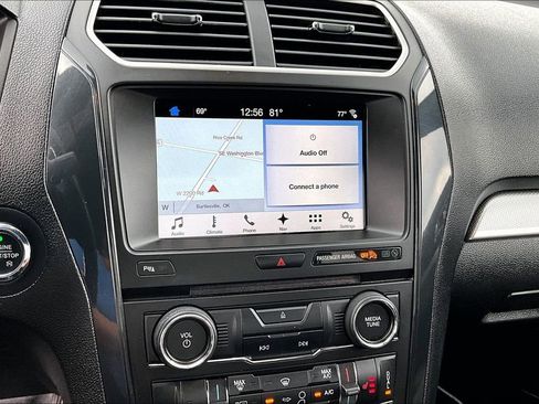 Used 2017 Ford Explorer XLT w/ Equipment Group 202A FWD image 33