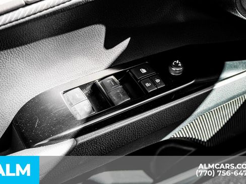 Used 2025 Toyota Camry SE image 52