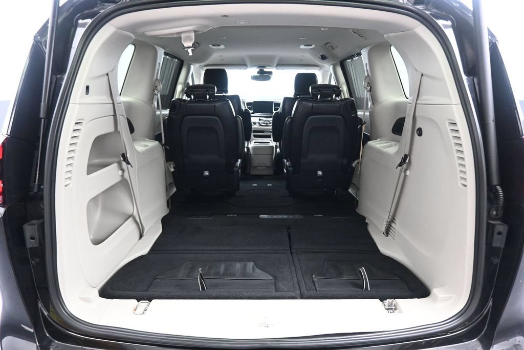 Used 2024 Chrysler Pacifica Touring-L FWD image 64