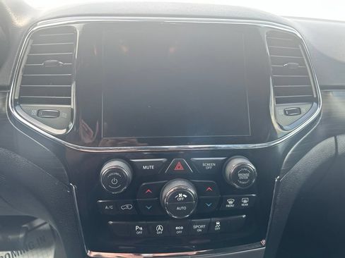 Used 2020 Jeep Grand Cherokee Altitude AWD/4WD image 14
