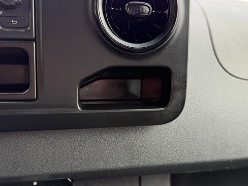 Used 2021 Mercedes-Benz Sprinter 2500 image 15