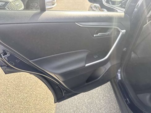 Used 2025 Toyota RAV4 XLE AWD/4WD image 15