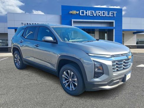 New 2027 Chevrolet Equinox LT w/ Convenience Package II FWD image 2