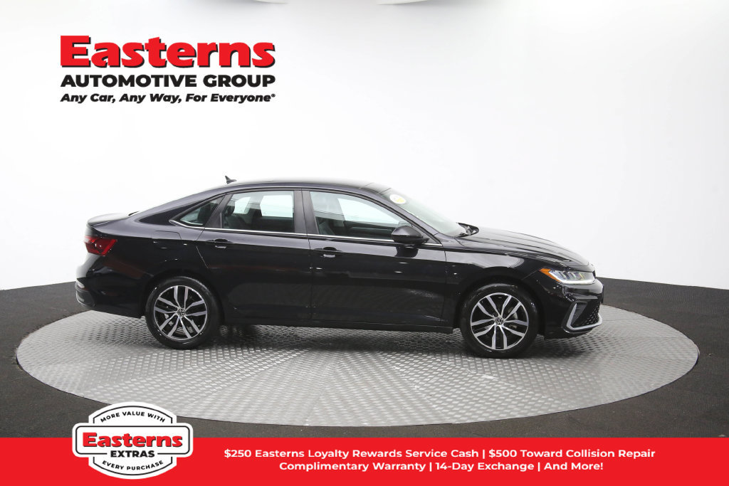 Used 2025 Volkswagen Jetta SE FWD image 46