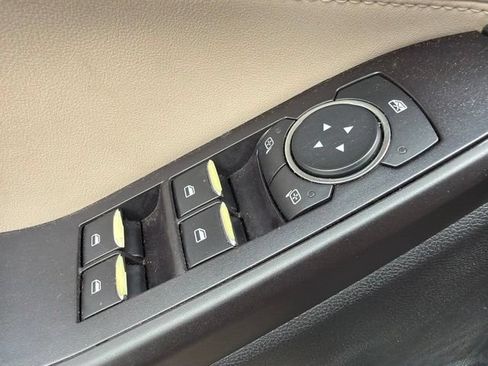 Used 2020 Ford Explorer XLT w/ Equipment Group 202A AWD/4WD image 27