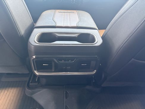 Used 2025 Chevrolet Silverado 2500 High Country w/ High Country Premium Package AWD/4WD image 22