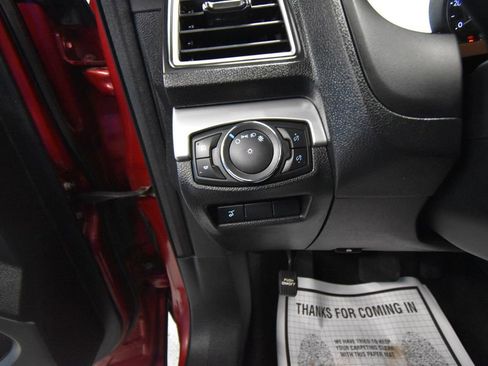 Used 2017 Ford Explorer XLT w/ Equipment Group 202A image 9