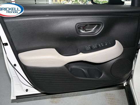 Used 2024 Honda HR-V LX image 12