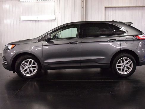 Used 2024 Ford Edge SEL w/ Convenience Package image 4