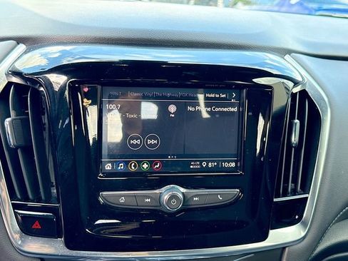 Used 2023 Chevrolet Traverse LT image 14