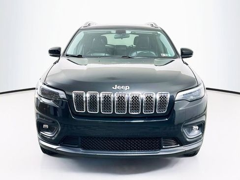 Used 2019 Jeep Cherokee Latitude Plus w/ Cold Weather Group AWD/4WD image 2