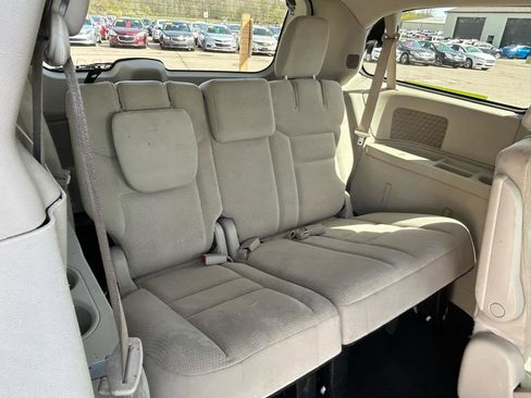 Used 2015 Dodge Grand Caravan SE w/ Quick Order Package 29E SE FWD image 12