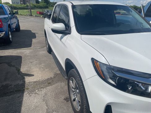 Used 2025 Honda Ridgeline RTL image 3