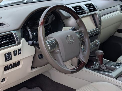 Used 2014 Lexus GX 460 image 27