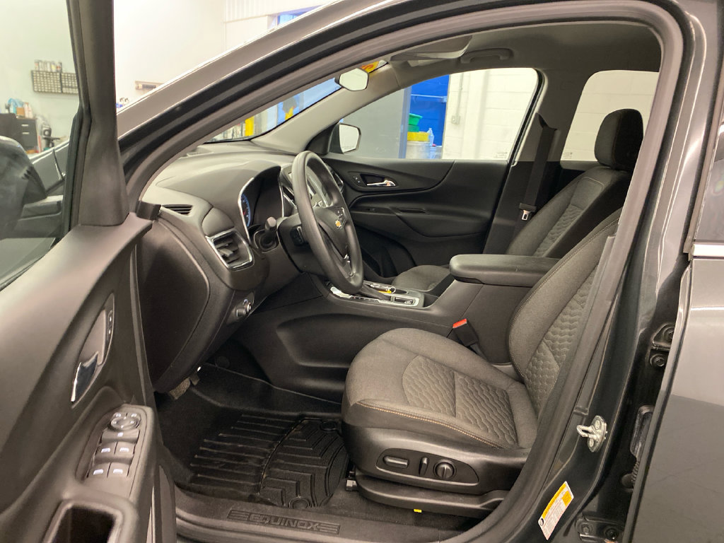 Used 2018 Chevrolet Equinox LT FWD image 23