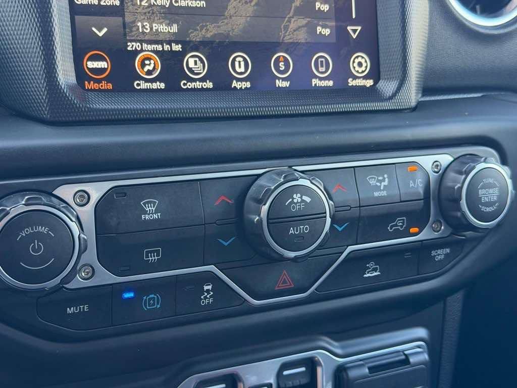 Used 2023 Jeep Wrangler Unlimited Sahara AWD/4WD image 17