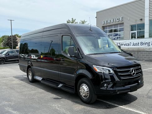 Used 2020 Mercedes-Benz Sprinter 3500 image 19