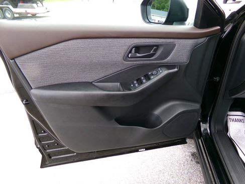 Used 2023 Nissan Rogue S FWD image 10