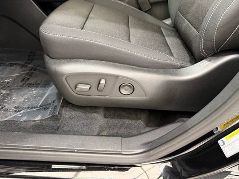 New 2026 Chevrolet Traverse LT image 13