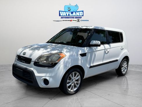 Used 2012 Kia Soul + w/ Audio Pkg FWD image 30