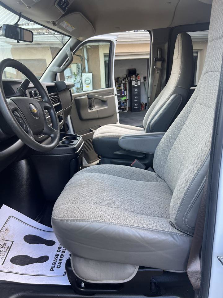 Used 2022 Chevrolet Express 3500 LS RWD image 7
