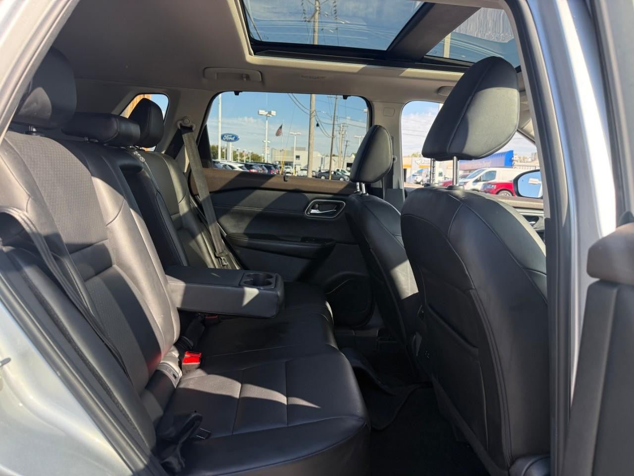 Used 2021 Nissan Rogue SV w/ Premium Package AWD/4WD image 11
