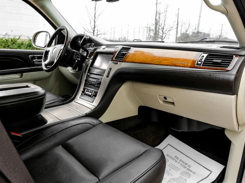 Used 2013 Cadillac Escalade Platinum image 14