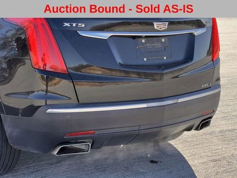 Used 2017 Cadillac XT5 Luxury w/ Driver Awareness Package image 7