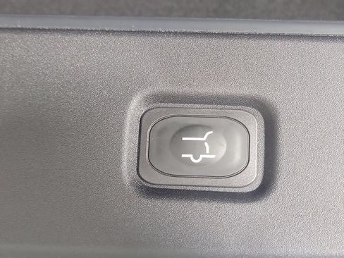 New 2027 Lincoln Navigator Premiere RWD image 8