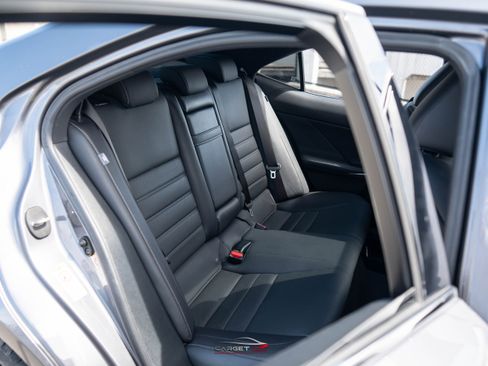 Used 2018 Lexus IS 300 F Sport image 18