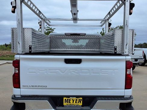 Used 2025 Chevrolet Silverado 2500 W/T w/ WT/CX Safety Package AWD/4WD image 8