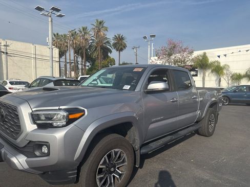Used 2021 Toyota Tacoma TRD Sport w/ Technology Package image 4