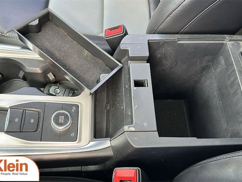 Used 2022 Ford Explorer XLT w/ XLT Sport Appearance Package image 25