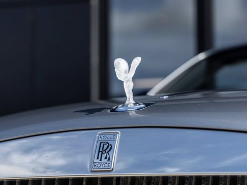 Used 2016 Rolls-Royce Dawn RWD image 21