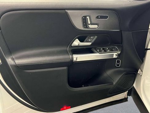 Certified 2022 Mercedes-Benz GLB 250 4MATIC image 15