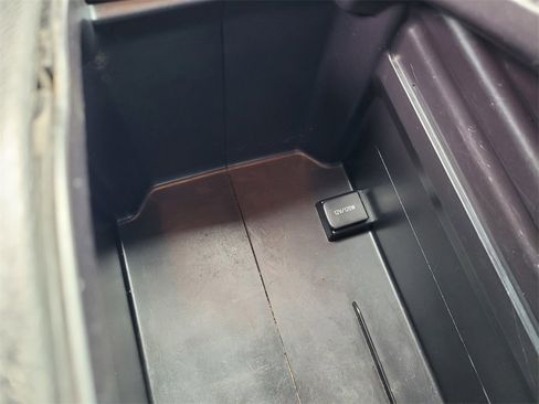 Used 2019 Toyota Highlander XLE image 20