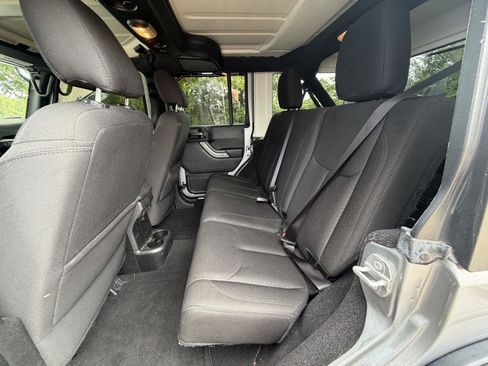 Used 2017 Jeep Wrangler Unlimited Sport w/ Quick Order Package 24S AWD/4WD image 13