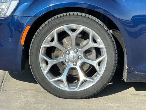 Used 2016 Chrysler 300 C Platinum w/ Safetytec Plus Group image 28