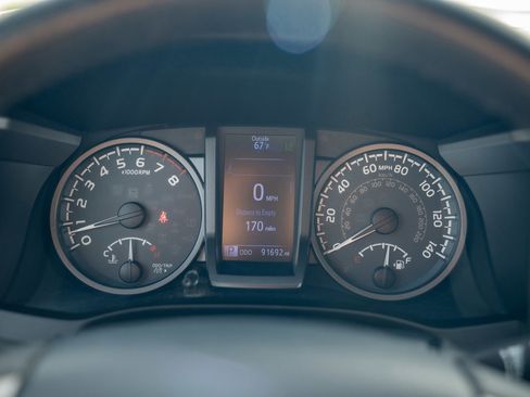 Used 2018 Toyota Tacoma TRD Off-Road AWD/4WD image 13