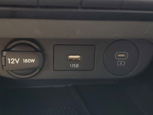 Used 2025 Hyundai Elantra SEL FWD image 25