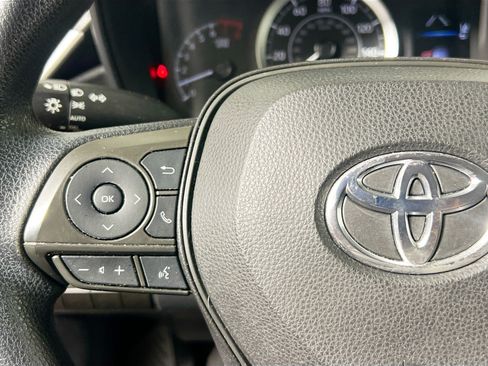 Used 2022 Toyota Corolla LE FWD image 18