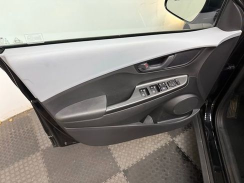 Used 2021 Hyundai Kona SE image 19