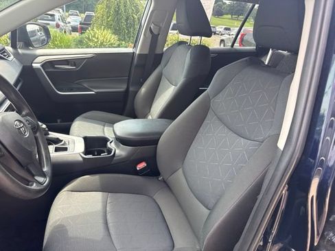 Used 2025 Toyota RAV4 XLE AWD/4WD image 15