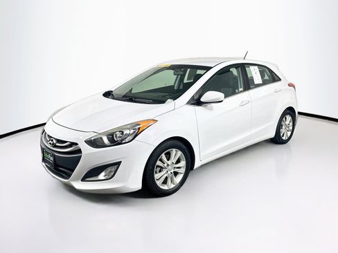 Used 2014 Hyundai Elantra GT FWD image 3